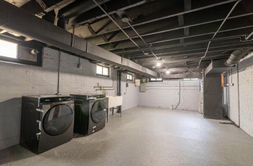 2726 Beverly Rd, Milwaukee WI  53211-2438 exterior