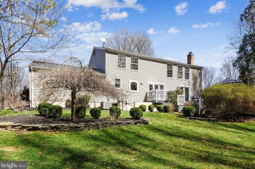 2906 Rock Manor Ct, Herndon, VA 20171-1805