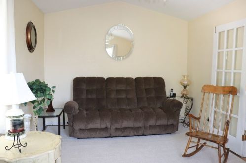 42 Bridge St, Monson, MA 01057-1208