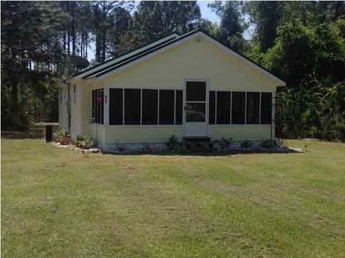 552 Wilderness Rd, Saint George Island, FL 32328-3549