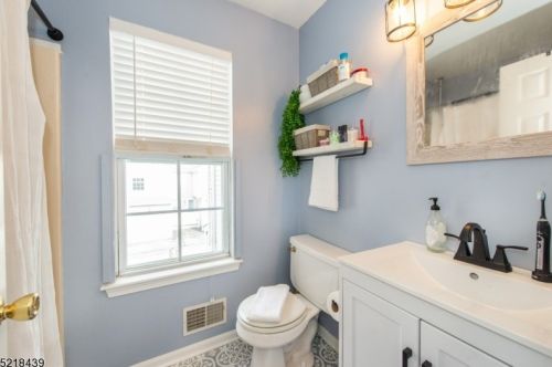 1002 Appleton Way, Whippany NJ  07981-1755 exterior