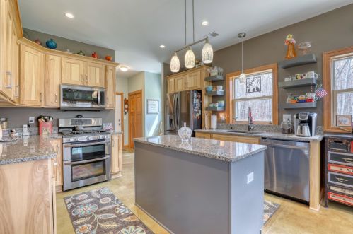 2182 Glenway Dr, West Bend, WI 53090-1225