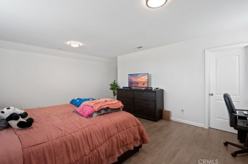 2032 Piru St, Compton CA  90222-3525 exterior