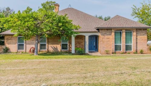 115 Woodcrest St, Weatherford, TX 76087-7136