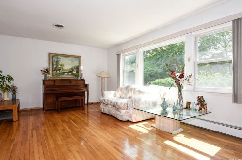 55 Greenvale Dr, Elwood NY  11731-4117 exterior