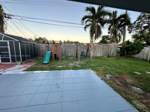 2231 57th Way, Hollywood FL  33021-3828 exterior