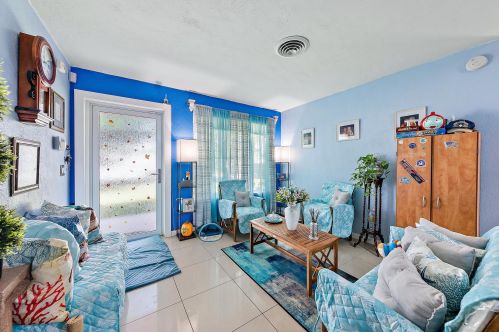 960 Tripp Dr, West Palm Beach, FL 33413-1209