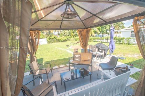 6651 25 St, Hollywood FL 33023-2738 exterior