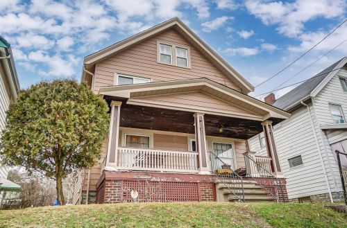 3315 Bevis Ave, Cincinnati, OH 45207-1609