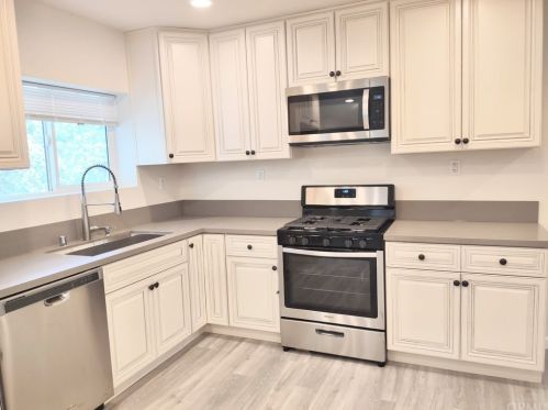 3780 La Hacienda Dr, San Bernardino CA  92404-2039 exterior