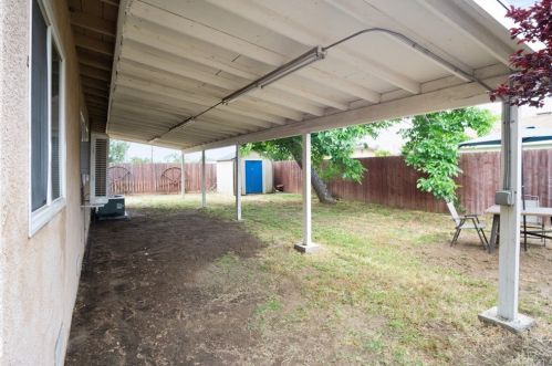 982 Verde Ave, Rialto CA  92376-4145 exterior