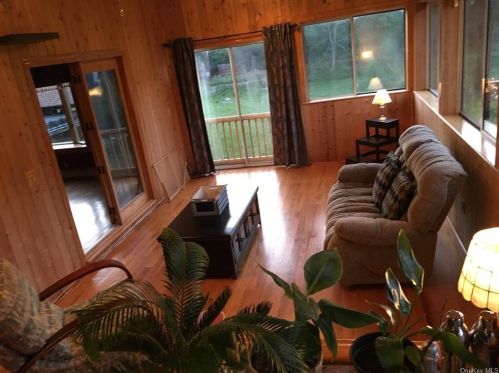 289 Pine Grove Rd, Middletown NY  10940-7587 exterior