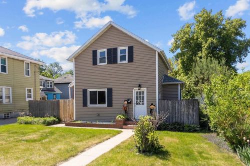 711 Mather St, Green Bay, WI 54303-3559