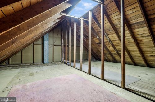 7905 Jansen Dr, Springfield VA 22152-2412 exterior