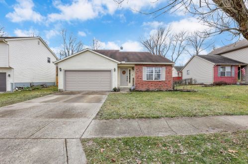 239 Bent Tree Ln, Pataskala, OH 43062-8142