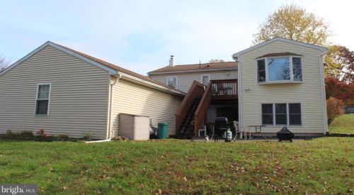 1324 Dimity Ct, Pottstown, PA 19465-7718