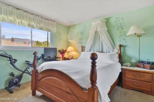 3042 Fitzgerald Rd, Simi Valley CA  93065-5235 exterior