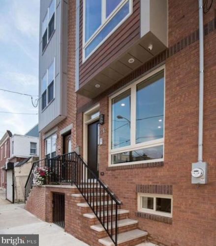 2212 Manton St, Philadelphia PA  19146-4221 exterior