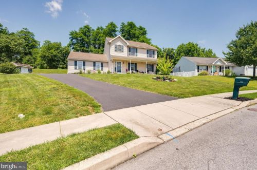 418 Colonial Ct, Blandon, PA 19510-9478