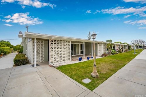 1202 Golden Rain Rd, Seal Beach, CA 90740-6907