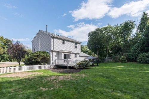 329 Commonwealth Ave, Warwick RI  02886-2756 exterior