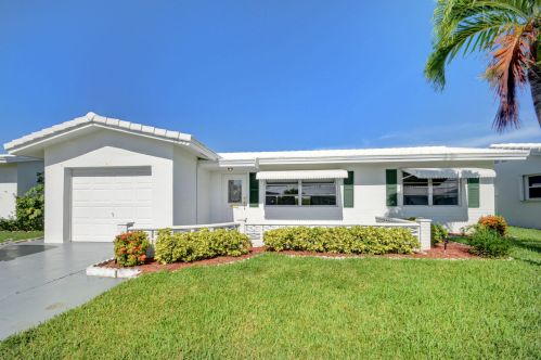 1002 17th St, Boynton Beach, FL 33426-5422