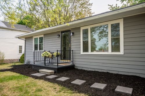 856 Buhl Farm Dr, Hermitage PA  16148-1556 exterior