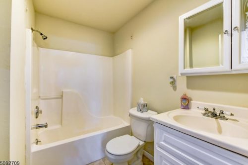 12 4th St, Wantage NJ  07461-2512 exterior