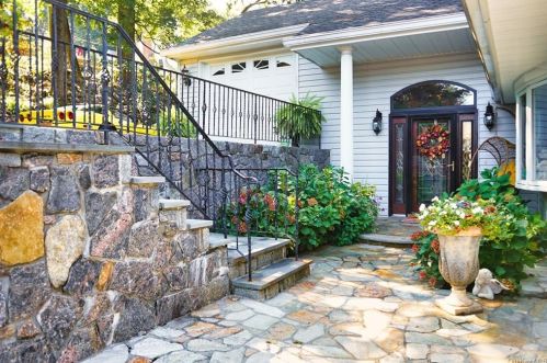 711 Warren Ave, Thornwood, NY 10594-1520