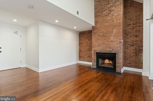 1230 31st St, Washington, DC 20007-3402