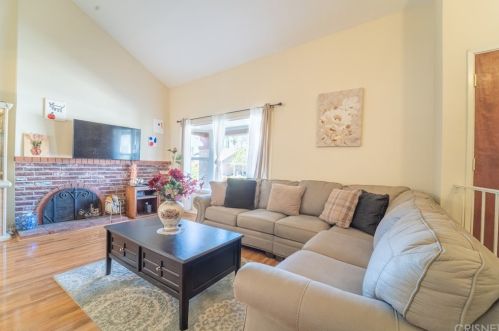 29000 Gladiolus Dr, Santa Clarita CA  91387-1828 exterior