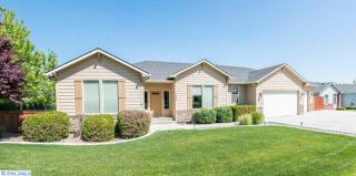 398 Oahu St, Richland, WA 99352-7301