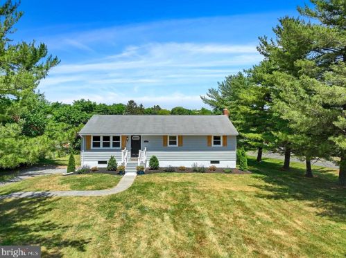 18 Utz Dr, Hanover, PA 17331-9628