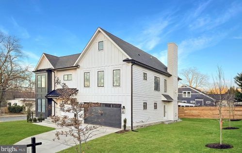322 Underwood St, Falls Church, VA 22046-3652