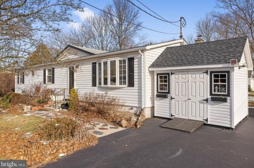 631 Jennifer Ln, Gilbertsville, PA 19525-8500