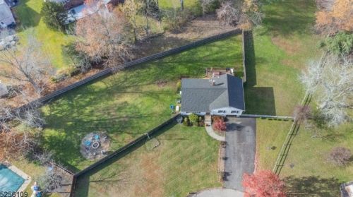 52 White Oak Ct, Parsippany NJ  07054-2325 exterior