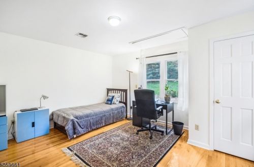 41 Essex Ave, Bernardsville NJ  07924-2235 exterior