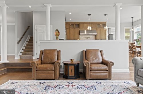 17621 Stonegait Ct, Round Hill VA  20141-2264 exterior