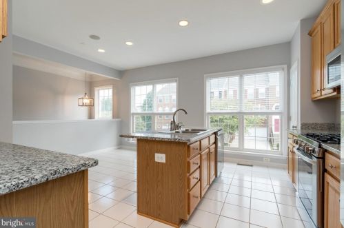 15017 Danube Way, Haymarket VA  20169-3321 exterior