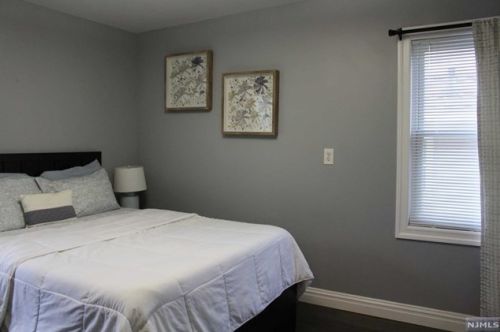 132 Hillcrest Pl, North Bergen NJ  07047-6102 exterior