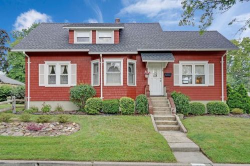 61 Burlington Ave, Leonardo, NJ 07737-1432