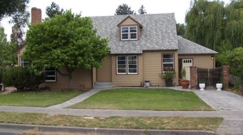 627 14th St, Eagle Crest, OR 97756-2618