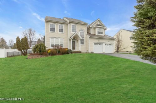 40 Knightsbridge Pl, Jackson Twp, NJ 08527-1273