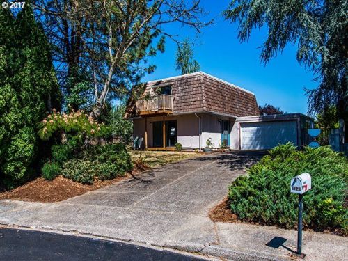 1135 30th St, Mcminnville, OR 97128-2215