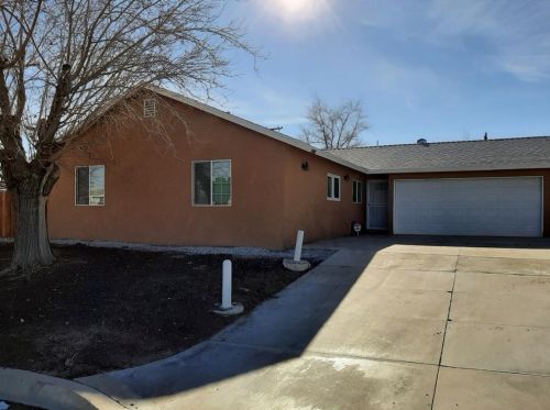 14489 Mojave Ln, Victorville, CA 92395-4539
