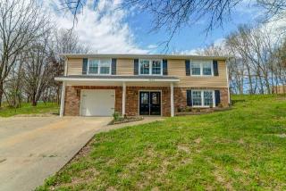 402 Warren Cir, Clarksville, TN 37040-6754