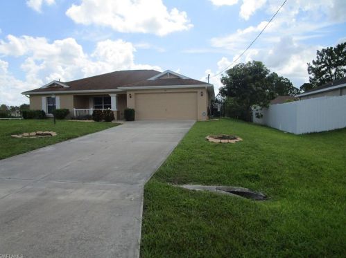 811 Compton Ave, Lehigh Acres, FL 33974-0403