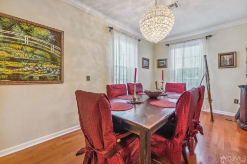 111 Regency Pl, Woodbridge NJ  07095-1030 exterior