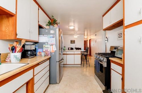 3661 Ashford St, San Diego CA 92111-3521 exterior