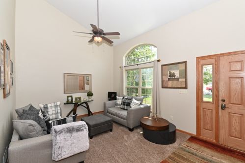 715 Apple Orchard Dr, Waterford WI  53185-2895 exterior